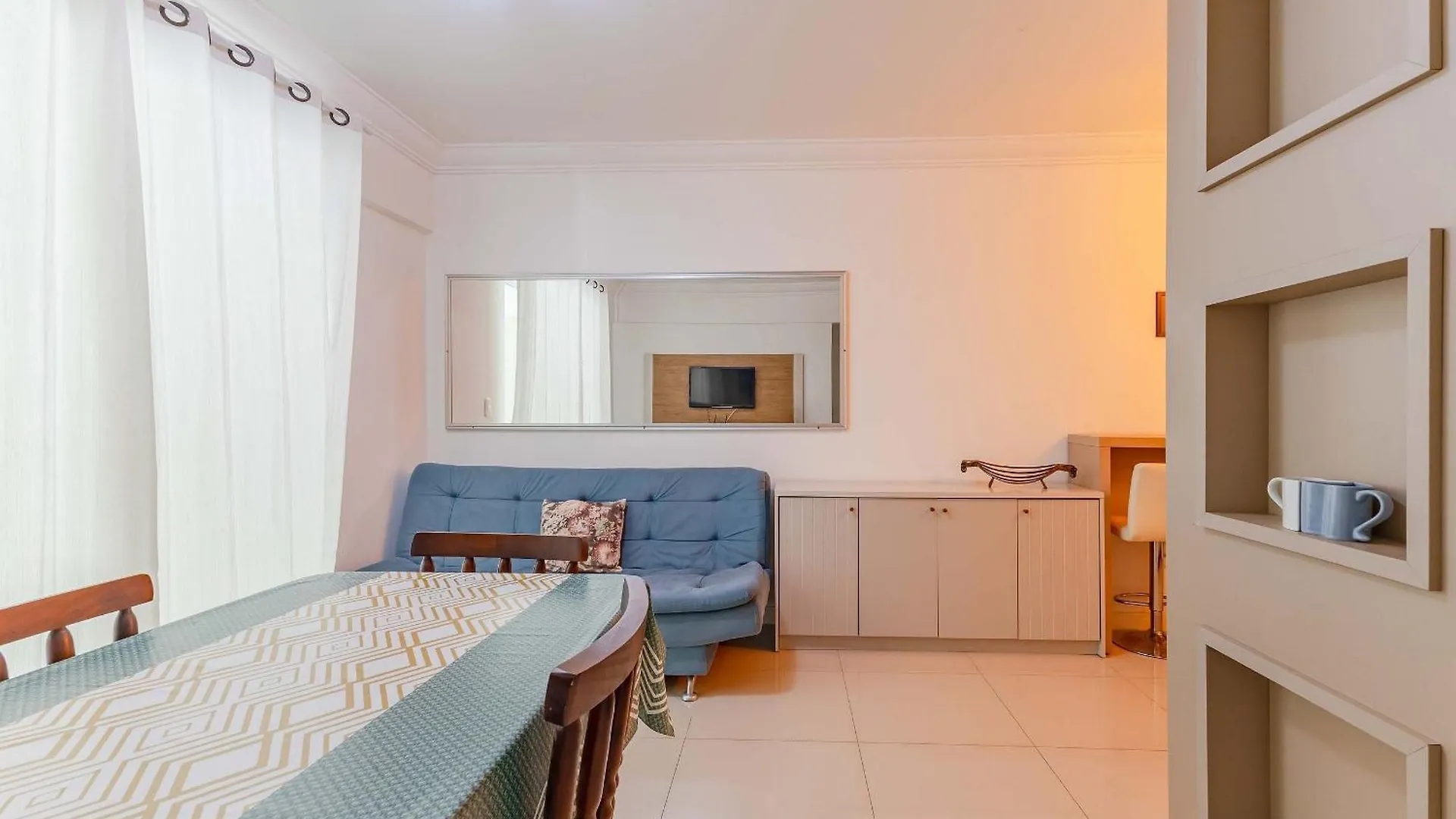 Aconchegante Apartamento Na Praia De Bombas - 2 Dorms 5 Pessoas Bombinhas